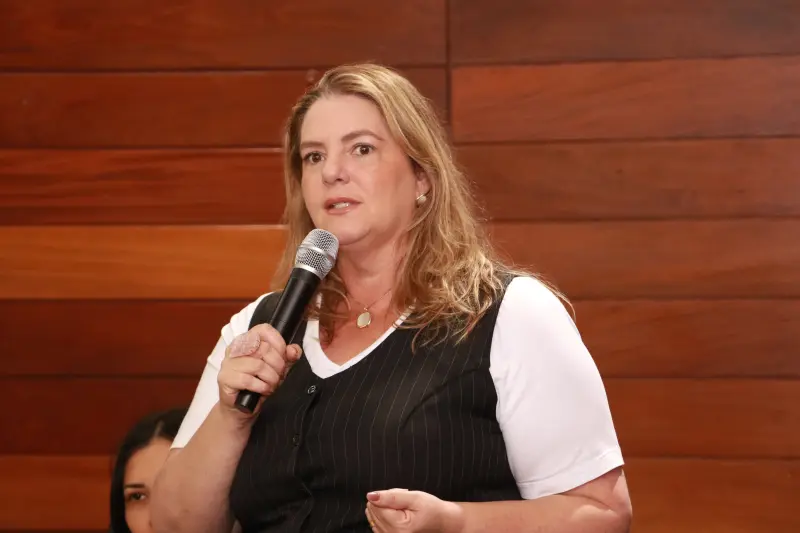 Representando o Conass na região Norte, a secretária de Saúde do Amazonas, Nayara Matsudi