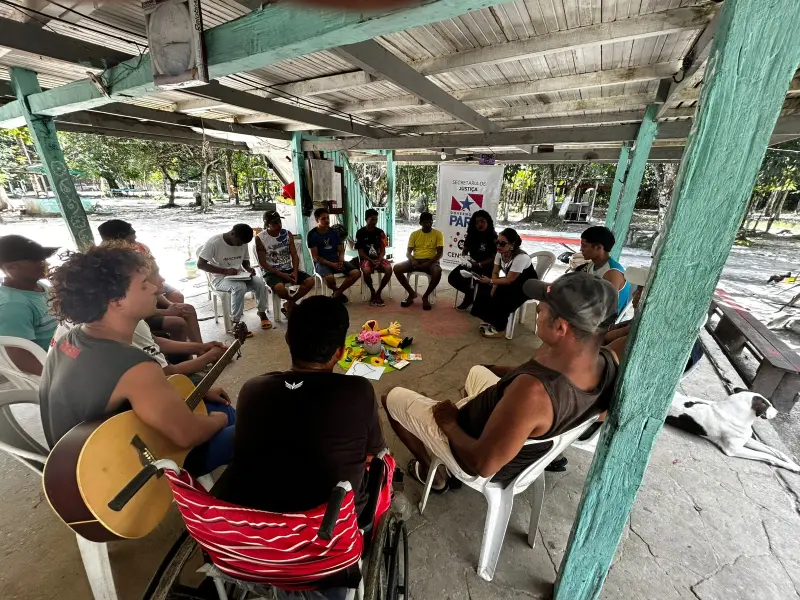 Comunidade conversou sobre drogas e sustentabilidade social