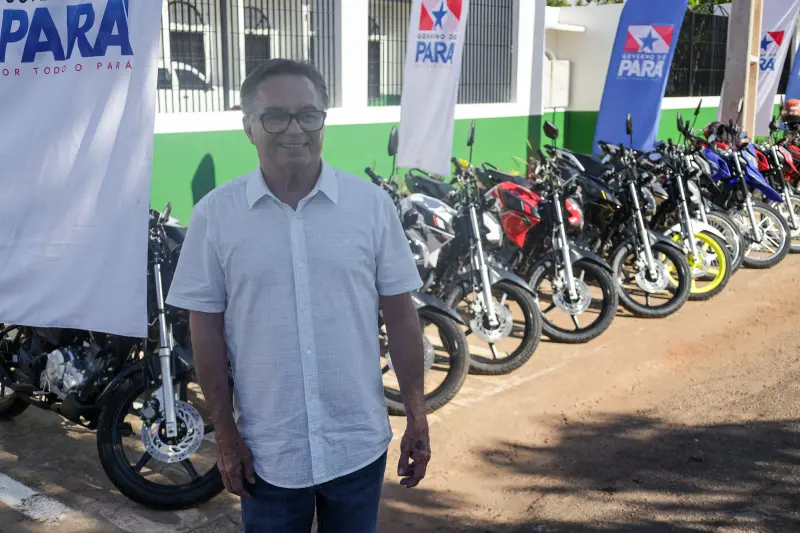 Brasilino Assunção - Diretor geral do CredCidadão <div class='credito_fotos'>Foto: Pedro Guerreiro / Ag. Pará &nbsp;&nbsp;|&nbsp;&nbsp; <a href='/midias/2025/originais/20250717164043-GF00024233-F00423769.jpg' download><i class='fa-solid fa-download'></i> Download</a></div>