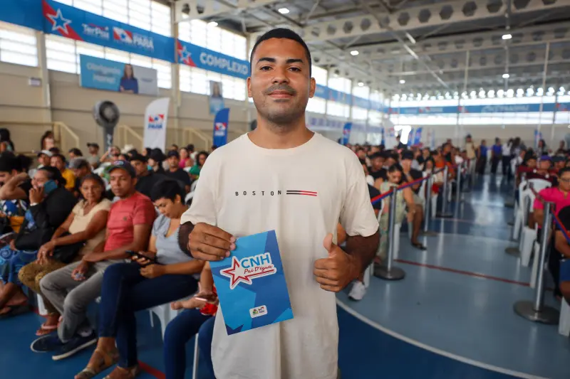 Elias jackson 
Porteiro <div class='credito_fotos'>Foto: Bruno Cruz / Ag. Pará &nbsp;&nbsp;|&nbsp;&nbsp; <a href='/midias/2025/originais/20250723094732-GF00024275-F00424959.jpg' download><i class='fa-solid fa-download'></i> Download</a></div>