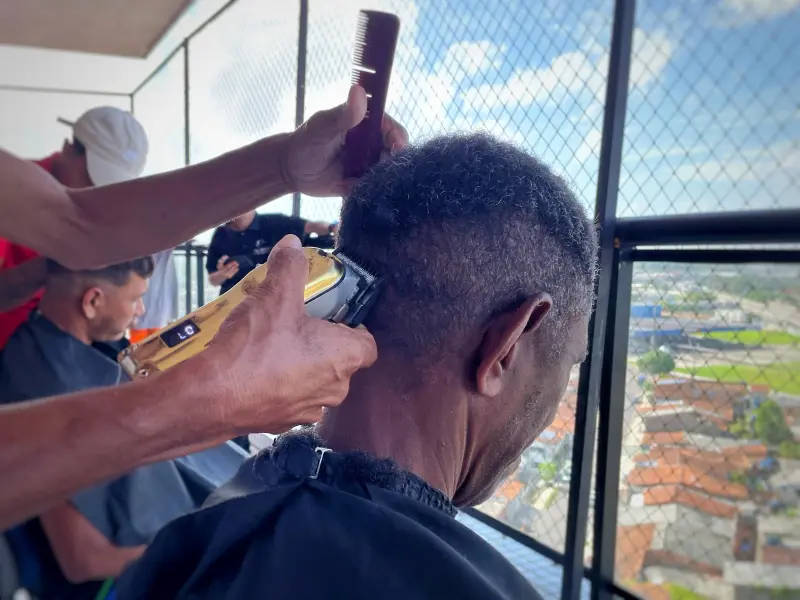 Além do corte e cabelo, a humanização realiza outras ações com foco no cuidado centrado no paciente