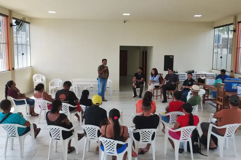 Reunião com lideranças na sede da Acomtags