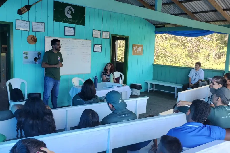 Reunião no instituto igarapé Nhamundá, comunidade Santa Cecília - Igarapé Nhamundá