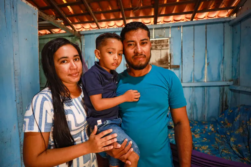 Joao Reis de Sousa, Sara Damily Oliveira de Sousa e o filho, Valentyn Emanuel Oliveira de Sousa <div class='credito_fotos'>Foto: Marcelo Lelis / Ag. Pará &nbsp;&nbsp;|&nbsp;&nbsp; <a href='/midias/2025/originais/20250808104456-GF00024409-F00428597.jpg' download><i class='fa-solid fa-download'></i> Download</a></div>