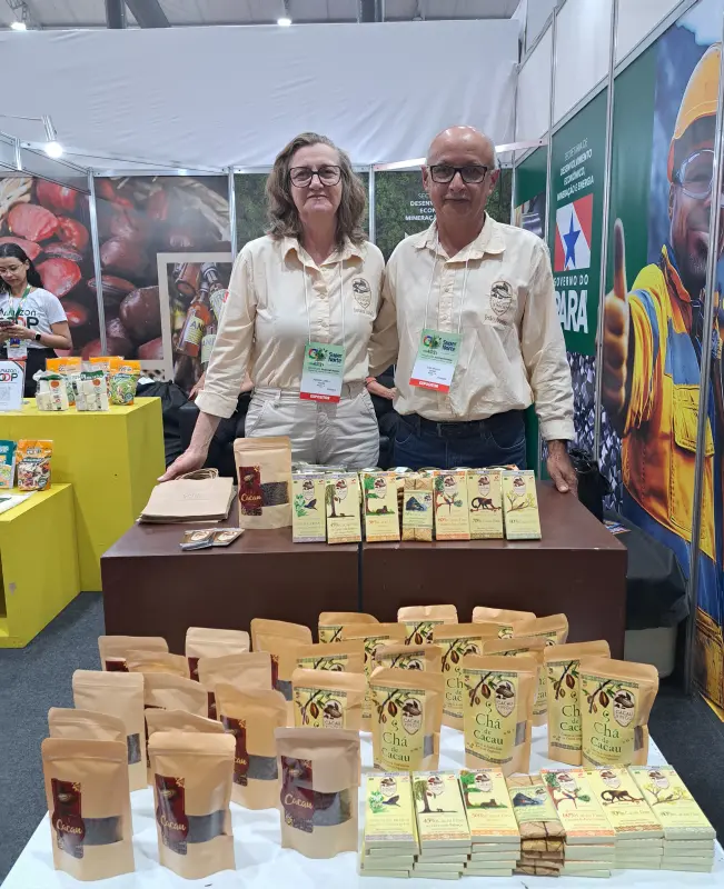 Jiovana Lunelli e João Araújo, produtores de cacau orgânico e fundadores da Cacau Xingu, em Brasil Novo.