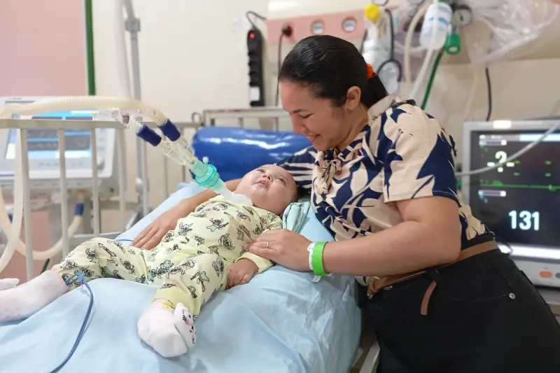Há 8 meses no hospital, Stella poderá passear no jardim toda semana 