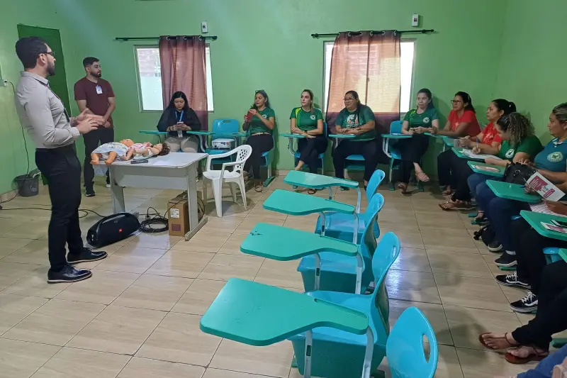 Cerca de 15 profissionais participaram do curso