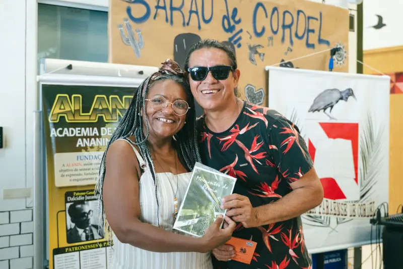 Ao final, usuários, acompanhantes e profissionais do CIIR participaram de um sorteio de livros, obras de autores presentes no evento. 