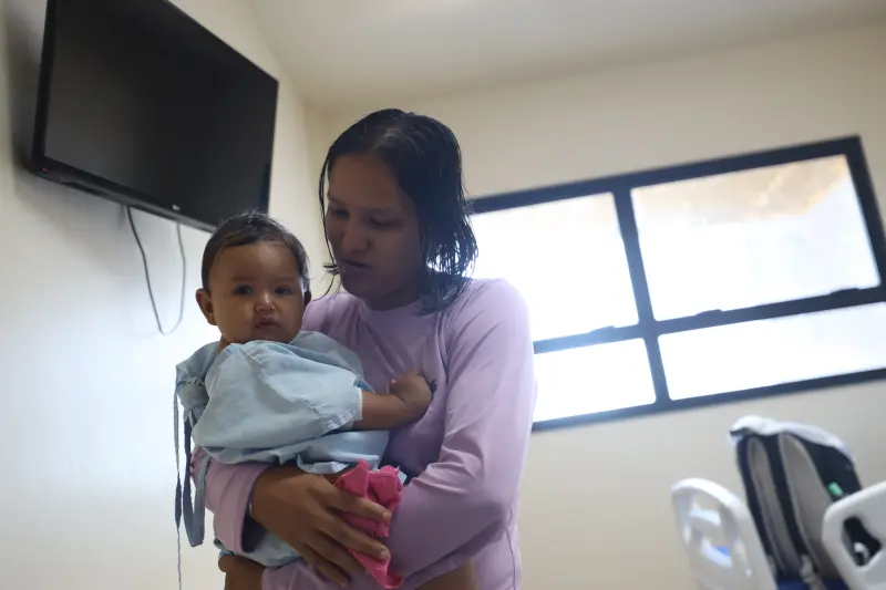 Maria José Mineira Santana e Myla Vitória Santana Alamíria (criança)