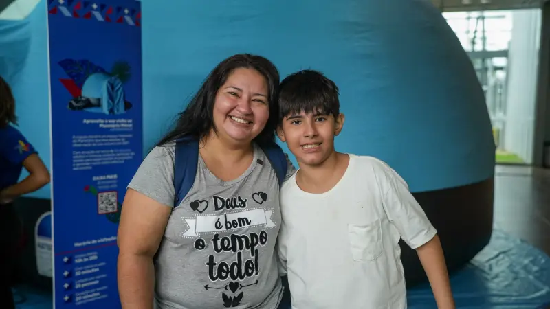 Alessandra Albuquerque - dona de casa E seu filho Heitor Navarro - 12 anos <div class='credito_fotos'>Foto: Raphael Luz / Agência Pará &nbsp;&nbsp;|&nbsp;&nbsp; <a href='/midias/2025/originais/20250818134340-GF00024513-F00432033.jpg' download><i class='fa-solid fa-download'></i> Download</a></div>