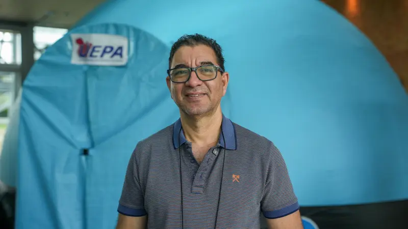 Roberto Silva - diretor do centro de ciências e planetário <div class='credito_fotos'>Foto: Raphael Luz / Agência Pará &nbsp;&nbsp;|&nbsp;&nbsp; <a href='/midias/2025/originais/20250818134352-GF00024513-F00432039.jpg' download><i class='fa-solid fa-download'></i> Download</a></div>