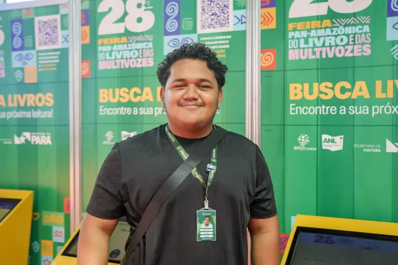 Clebson Ribeiro, 20 anos - aluno da turma de pedagogia Unama Ananindeua - 1° vez na Feira do Livro