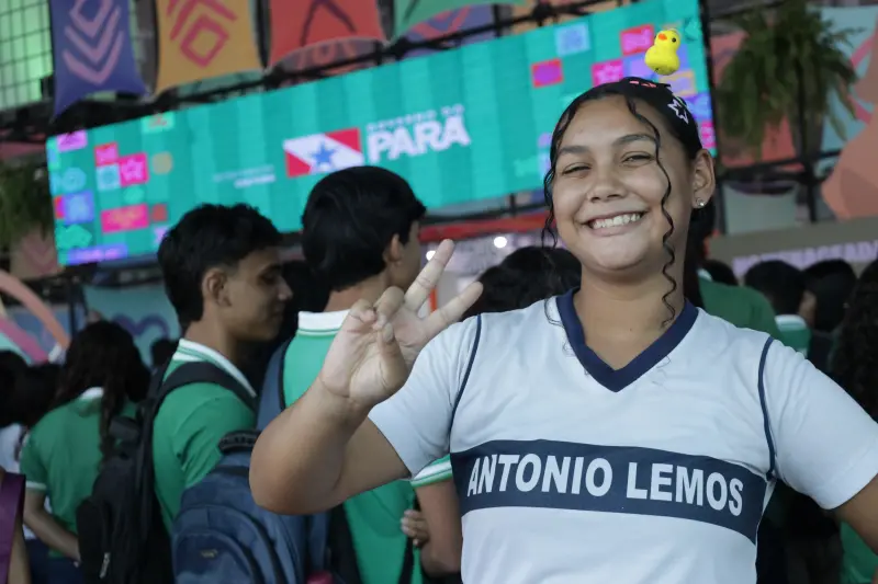 Stephanie Sulani, aluna