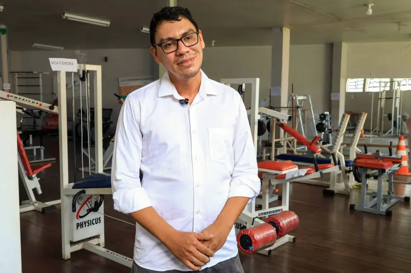 Professor Erik Alves coordena projeto para pacientes desenvolverem força muscular