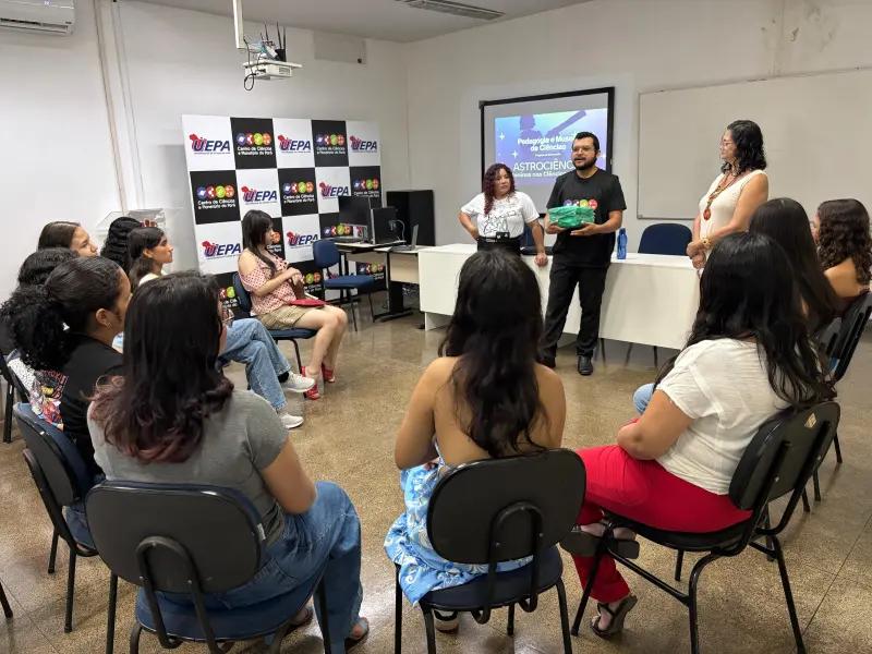 Oficina "Pedagogia e Museus de Ciências", que ocorreu ontem (28), no Centro de Ciências e Planetário do Pará.