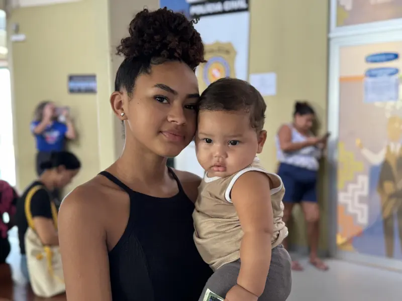 A estudante Agatha Tito, que levou o filho de nove meses para atendimento