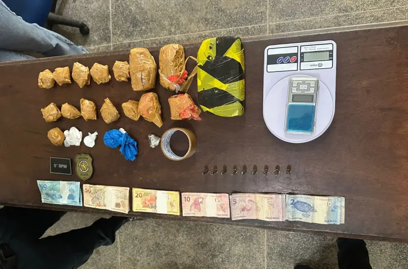 Drogas, dinheiro apreendidos