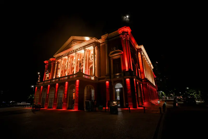 O imponente Theatro da Paz na avenida da Paz, Praça da República, na Campina, em Belém 