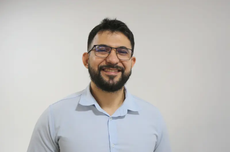 Professor do Ciseb Lennon Pereira, especialista em Robótica e Inteligência Artificial aplicada à Educação