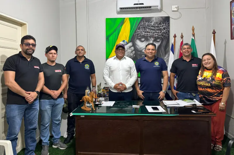 Representantes do MAPA e ADEPARÁ reunidos com a prefeitura de Oriximiná 