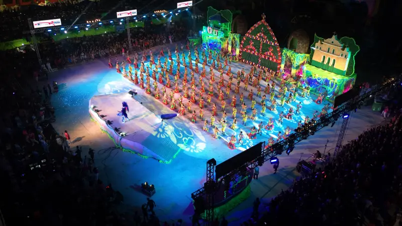 APRESENTAÇÃO DO BOTO COR-DE-ROSA <div class='credito_fotos'>Foto: Augusto Miranda / Ag. Pará &nbsp;&nbsp;|&nbsp;&nbsp; <a href='/midias/2025/originais/20250921093733-GF00024920-F00446271.jpg' download><i class='fa-solid fa-download'></i> Download</a></div>