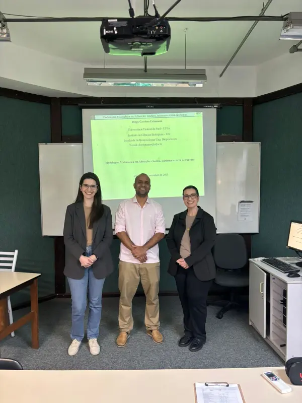 Professores Liliana Amaral Féris, Diego Cardoso Estumano e  Caroline Borges Agostini