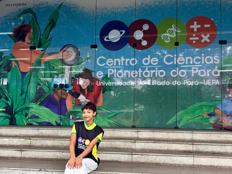 Estagiária de Astronomia e Física, Laysa Ferreira, afirma que a atuação no espaço tem sido enriquecedora em sua trajetória profissional