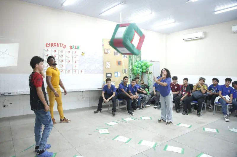 Escola Estadual Benjamin Constant, com atividades lúdicas 