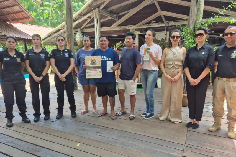 visitas técnicas a estabelecimentos comerciais, com distribuição de materiais informativos e orientações sobre identificação e denúncia de situações de violência envolvendo crianças e adolescentes.