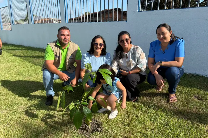 Ana Flávia, filha de Vilziane, durante atividade na creche de Igarapé-Açu