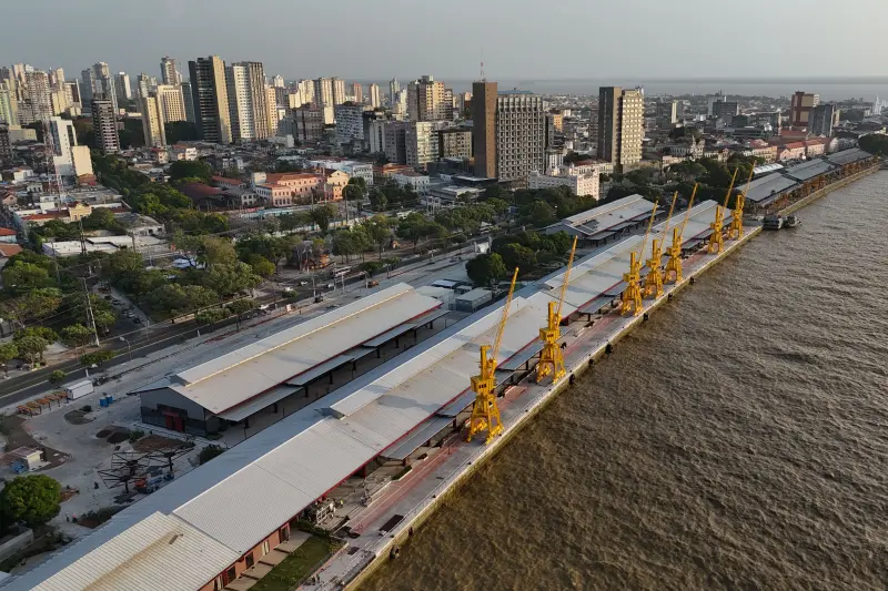 Vista aérea do complexo Porto Futuro de Belém nas margens da Baía do Guajará, no bairro do Reduto.