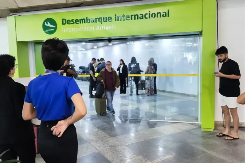 Passageiros de voos internacionais em Belém vão receber o carimbo da COP30 em seus passaportes