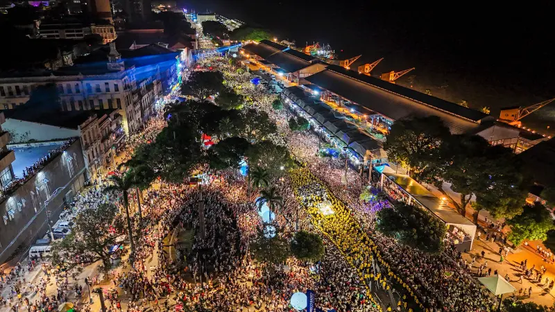 default <div class='credito_fotos'>Foto: Vinicius Pinto / Ag. Pará &nbsp;&nbsp;|&nbsp;&nbsp; <a href='/midias/2025/originais/20251011234700-GF00025147-F00454334.jpg' download><i class='fa-solid fa-download'></i> Download</a></div>