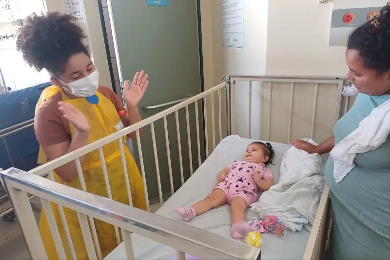 Voluntários visitaram pacientes 