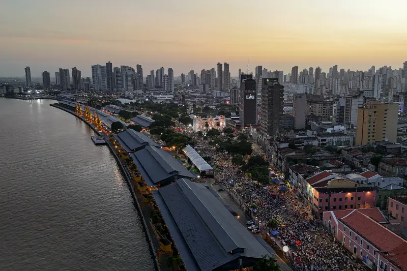 default <div class='credito_fotos'>Foto: Vinicius Pinto / Ag. Pará &nbsp;&nbsp;|&nbsp;&nbsp; <a href='/midias/2025/originais/20251012101805-GF00025152-F00454488.jpg' download><i class='fa-solid fa-download'></i> Download</a></div>