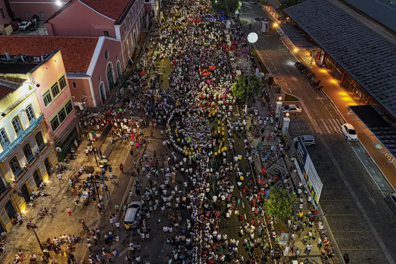 default <div class='credito_fotos'>Foto: Vinicius Pinto / Ag. Pará &nbsp;&nbsp;|&nbsp;&nbsp; <a href='/midias/2025/originais/20251012101819-GF00025152-F00454496.jpg' download><i class='fa-solid fa-download'></i> Download</a></div>