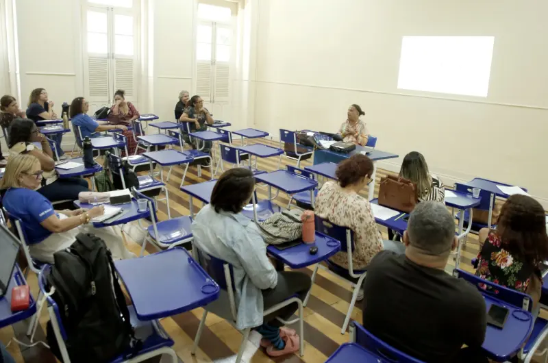 Os professores participaram de formações pedagógicas 