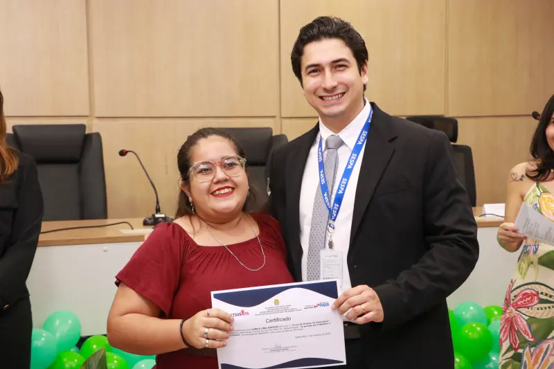 Camila Lima Azevedo, concluinte de Auxiliar Veterinário