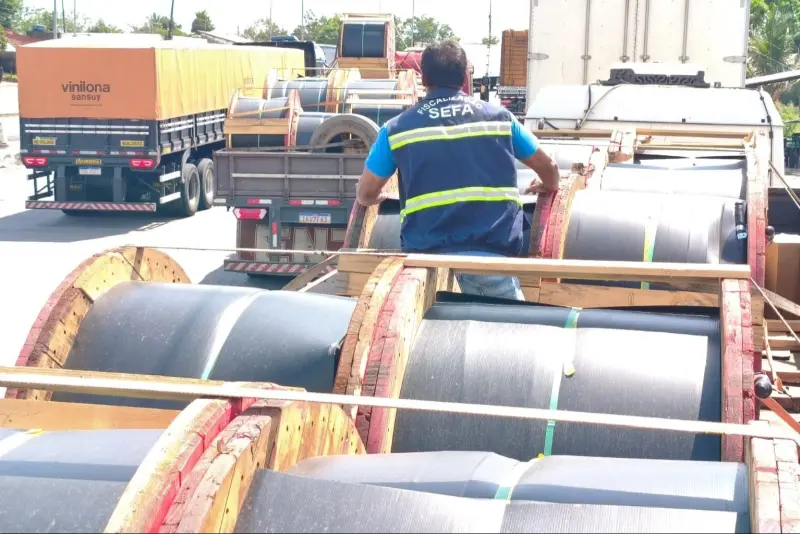 Cabos elétricos apreendidos 