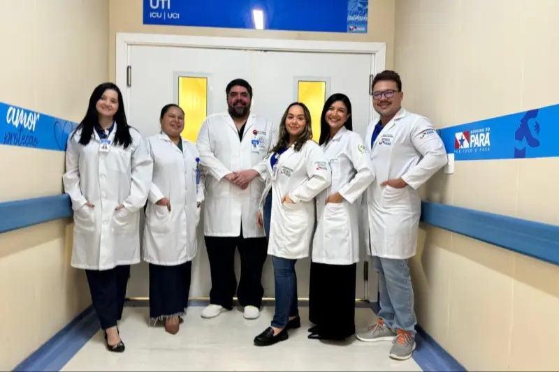 Equipe multiprofissional responsável pela execução do projeto One o One nas UTI’s do Pronto-Socorro Dr.Roberto Macedo