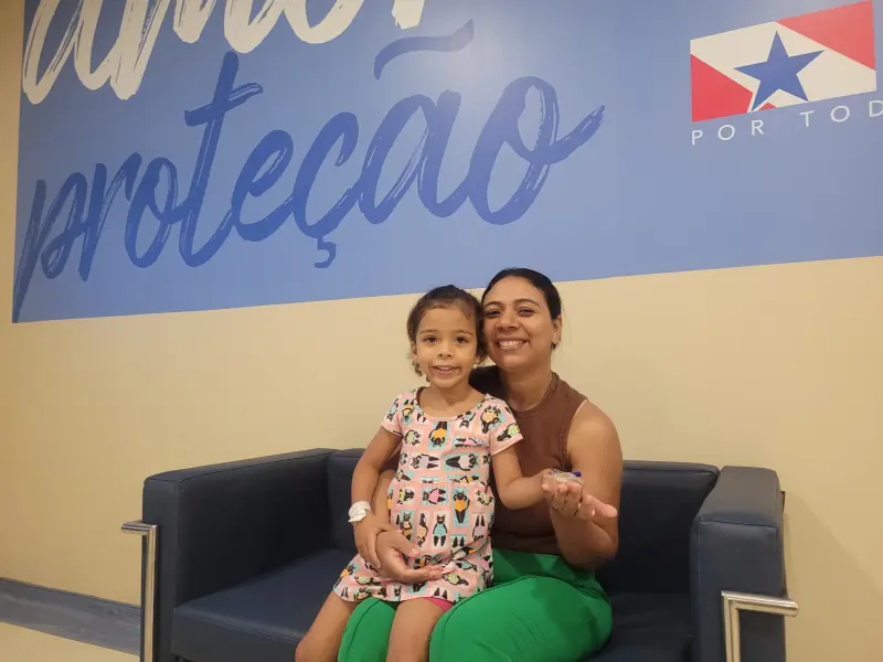 Paciente Maria Laila Sodré de Oliveira e sua mãe