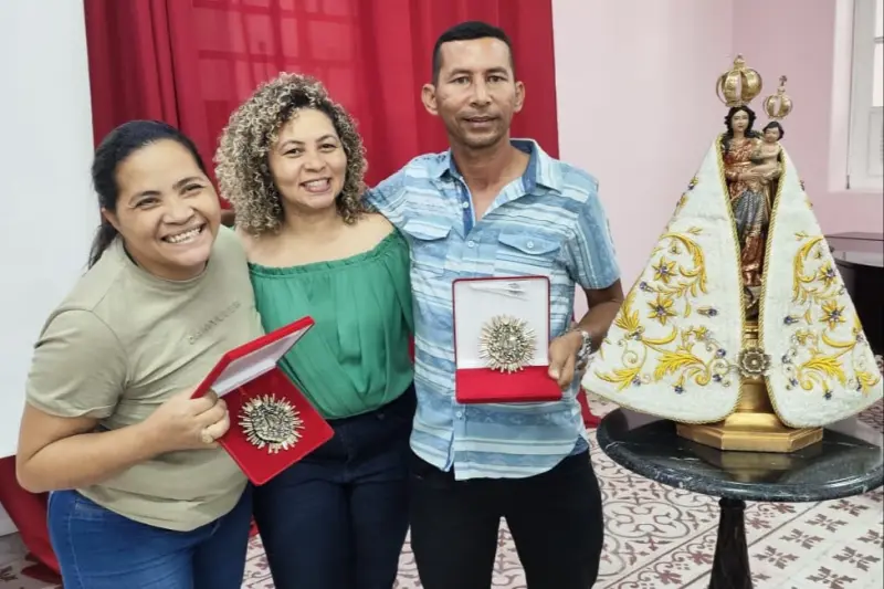 Proprietários e decoradores com o prêmio Carlos Rocque 2025