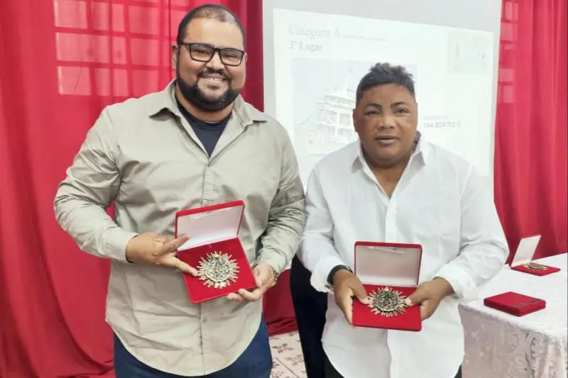 Proprietários e decoradores com o prêmio Carlos Rocque 2025