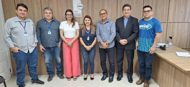 O diretor de pesca da secretaria, Orlando Lobato (o segundo à direita), destacou o apoio da SEPAq e da equipe envolvida no projeto