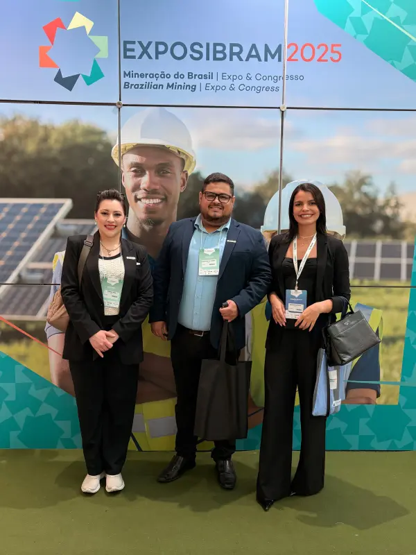 Gerentes Sabrina Sena, Eduardo Rodrigues e a engenheira ambiental, Amanda Santos