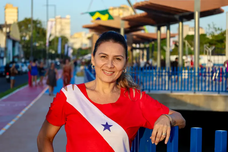 Érica Matos, 49, cabeleira <div class='credito_fotos'>Foto: Bruno Cecim / Ag.Pará &nbsp;&nbsp;|&nbsp;&nbsp; <a href='/midias/2025/originais/20251103195327-GF00025370-F00462484.jpg' download><i class='fa-solid fa-download'></i> Download</a></div>