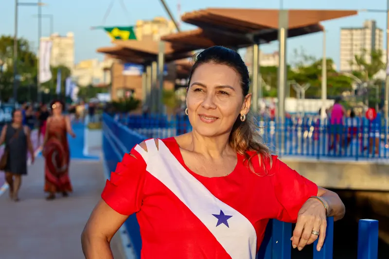 Érica Matos, 49, cabeleira <div class='credito_fotos'>Foto: Bruno Cecim / Ag.Pará &nbsp;&nbsp;|&nbsp;&nbsp; <a href='/midias/2025/originais/20251103195331-GF00025370-F00462486.jpg' download><i class='fa-solid fa-download'></i> Download</a></div>