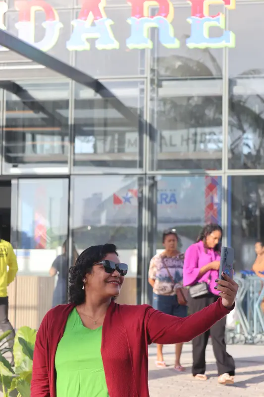 Daniene Almeida - cuidadora de idosos <div class='credito_fotos'>Foto: Bruno Cecim / Ag.Pará &nbsp;&nbsp;|&nbsp;&nbsp; <a href='/midias/2025/originais/20251104085820-GF00025374-F00462688.jpg' download><i class='fa-solid fa-download'></i> Download</a></div>