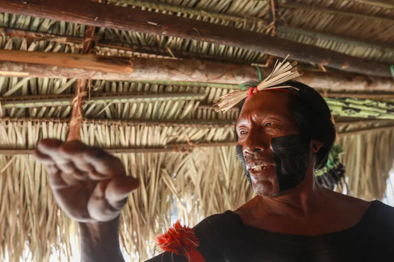 Cacique kouré <div class='credito_fotos'>Foto: Marcelo Lelis / Ag. Pará &nbsp;&nbsp;|&nbsp;&nbsp; <a href='/midias/2025/originais/20251104100854-GF00025376-F00462813.jpg' download><i class='fa-solid fa-download'></i> Download</a></div>