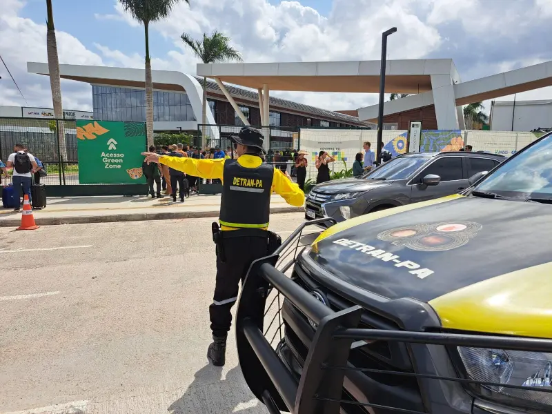 Na área da Green Zone, agentes atuam para oganizar o trânsito e orientar a população